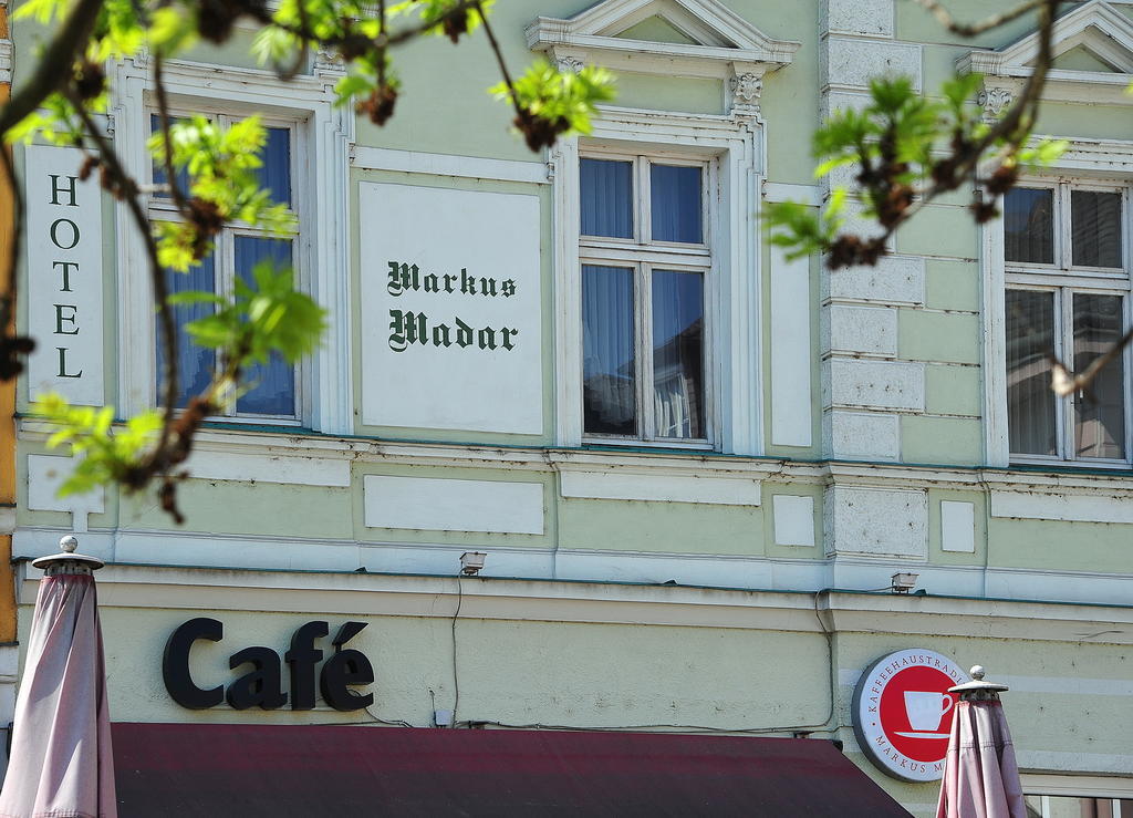 Madar Cafe Central Melk Exterior photo