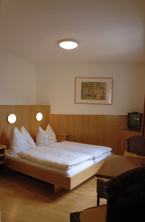 Madar Cafe Central Melk Room photo